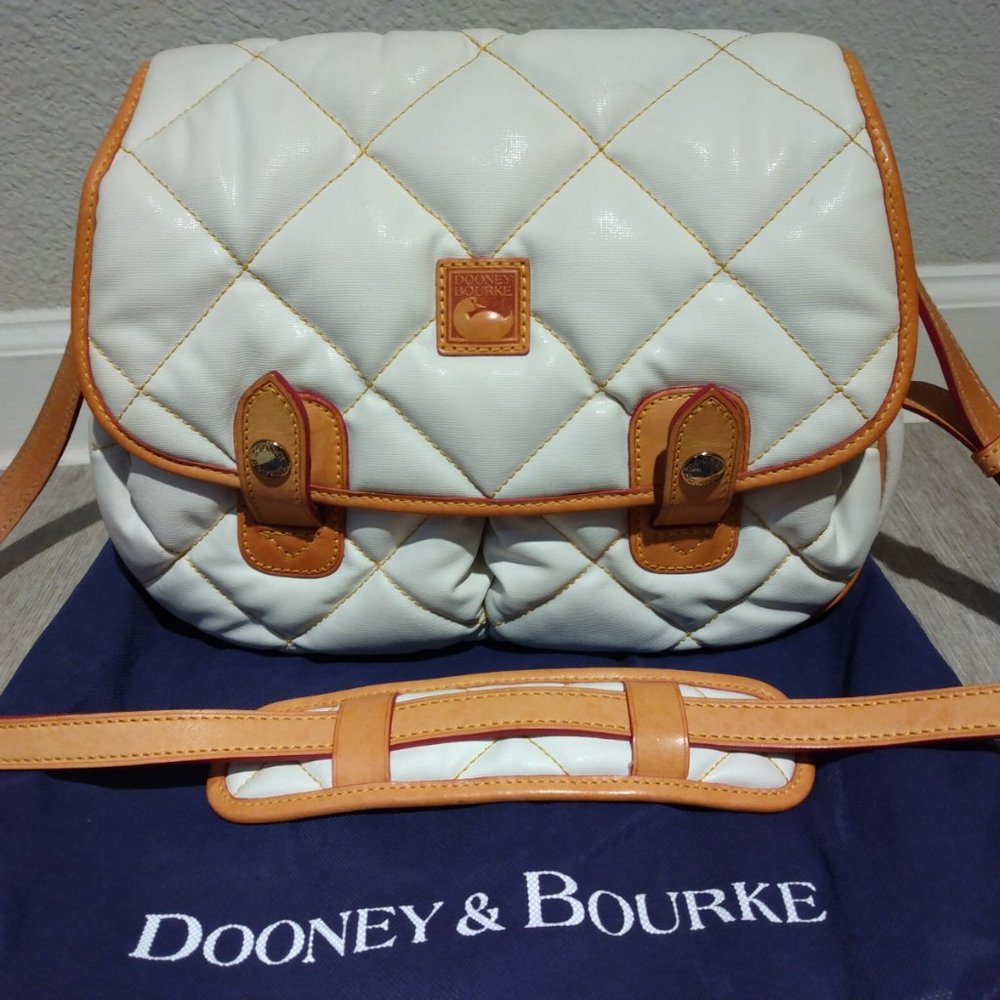 RARE DOONEY & BOURKE QUILTED WHITE/CREAM CROSSBODY BAG  13'' X 8" X 5"